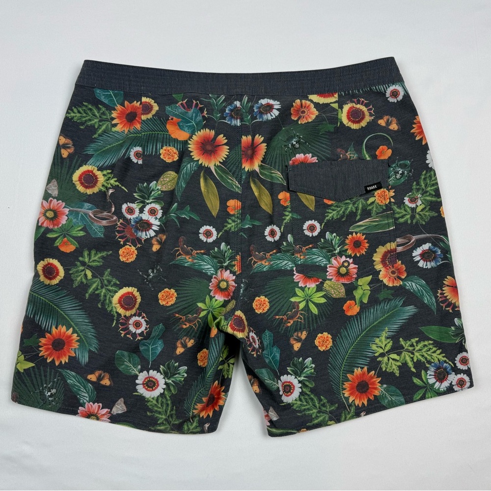 Roark Jamie Thomas Mens Chiller Board Shorts Sz 30 Floral AOP Snakes Scorpion A8 - Picture 2 of 9